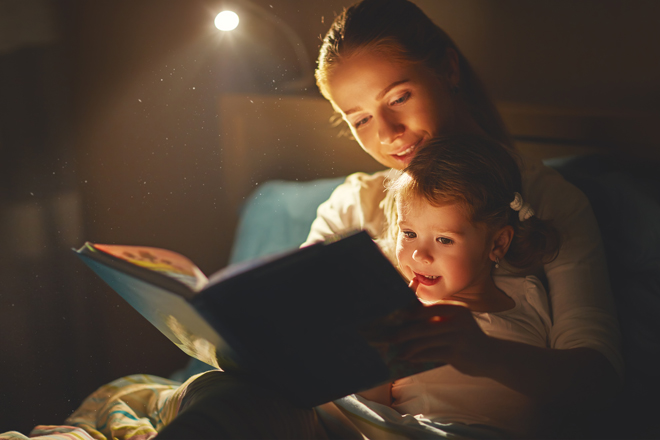 Gute-Nacht-Geschichten: Warum man sie vorlesen sollte und wo man sie findet