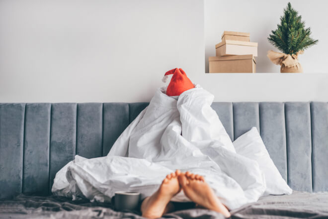 Raubt Ihnen der vorweihnachtliche Stress ebenfalls den Schlaf? Hier 6 Ratschläge, die Ihnen süße Träume schenken werden